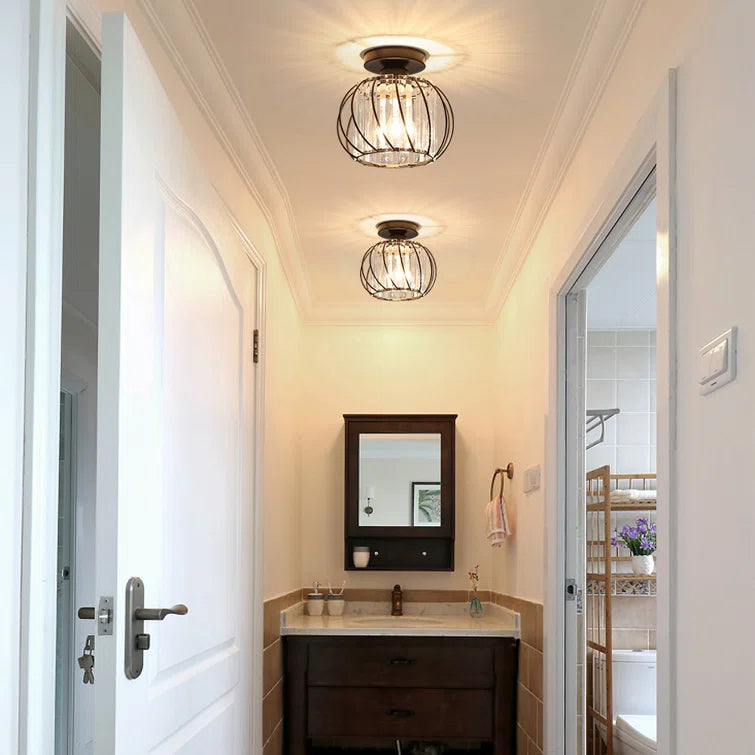 Deckenlampe mit Kristalleffekt und Metallrahmen