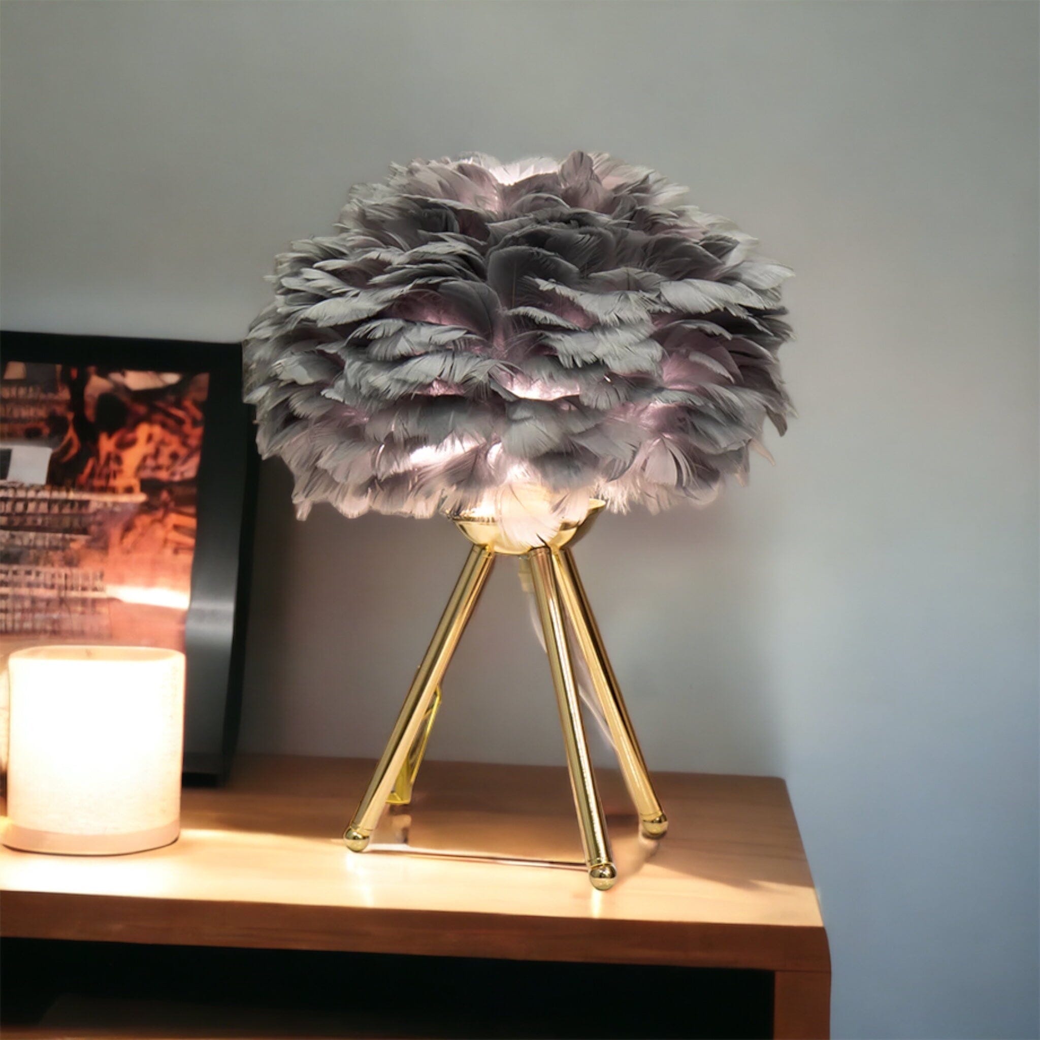Feder-Tischlampe mit Stativ – Für Schlafzimmer & Wohnzimmer
