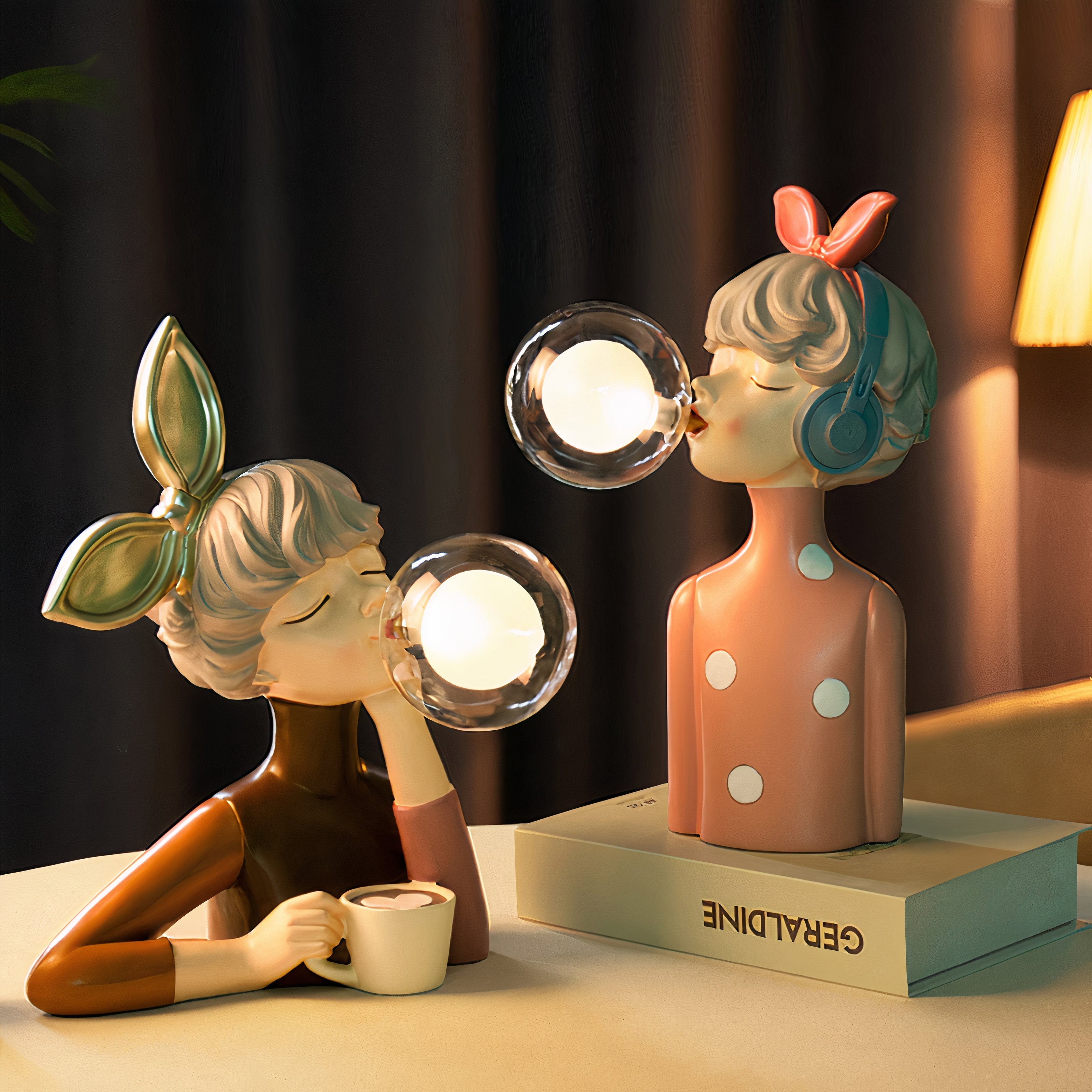 Figurale Tischlampe mit Kaugummiblasen-Licht