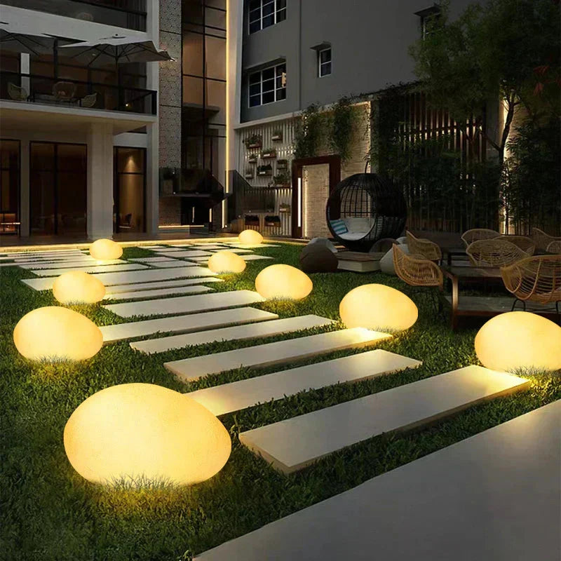 Solar Gartenleuchte Stein-Design – Warmes LED Licht für Außen
