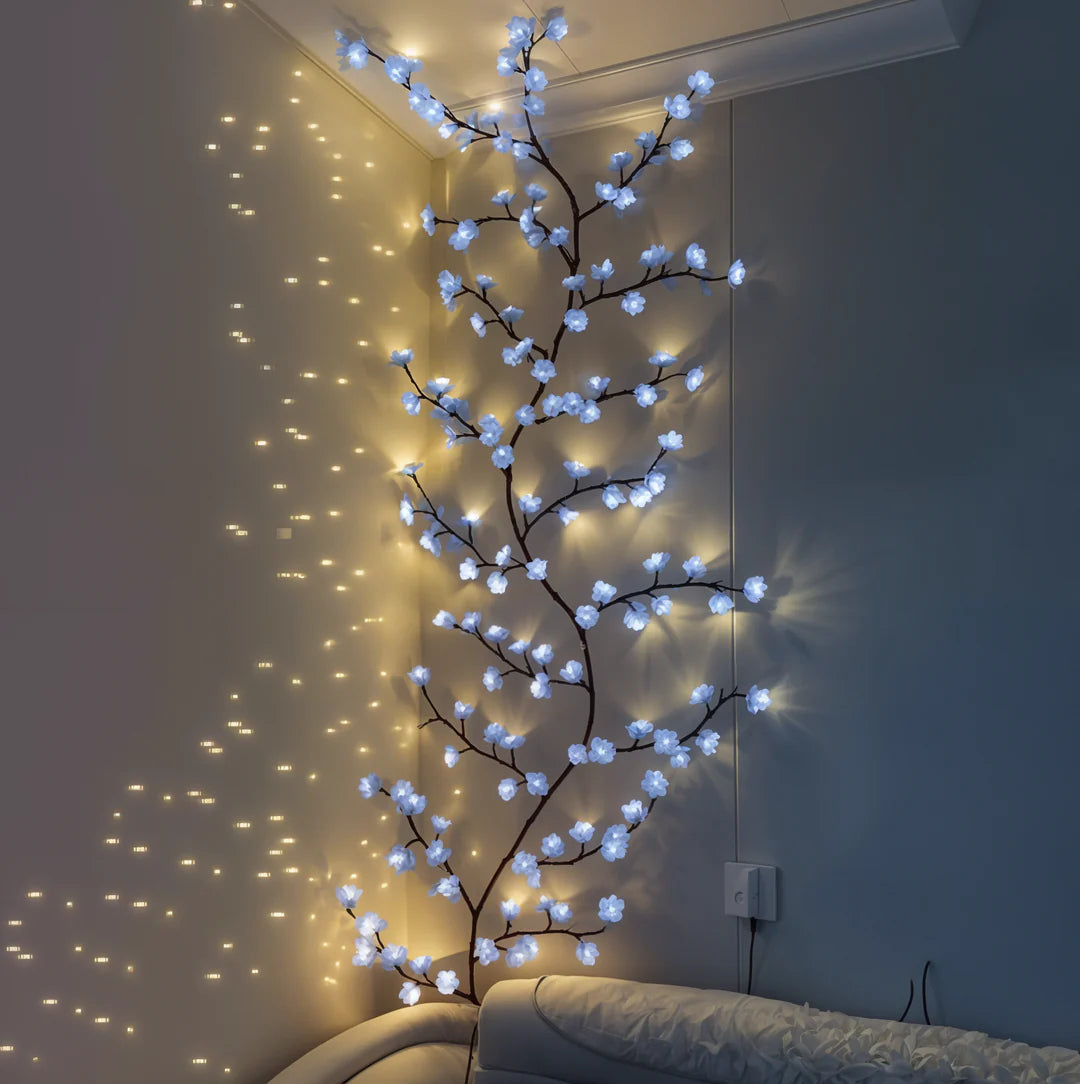 LED-Wandleuchte im Kirschblütenzweig-Design