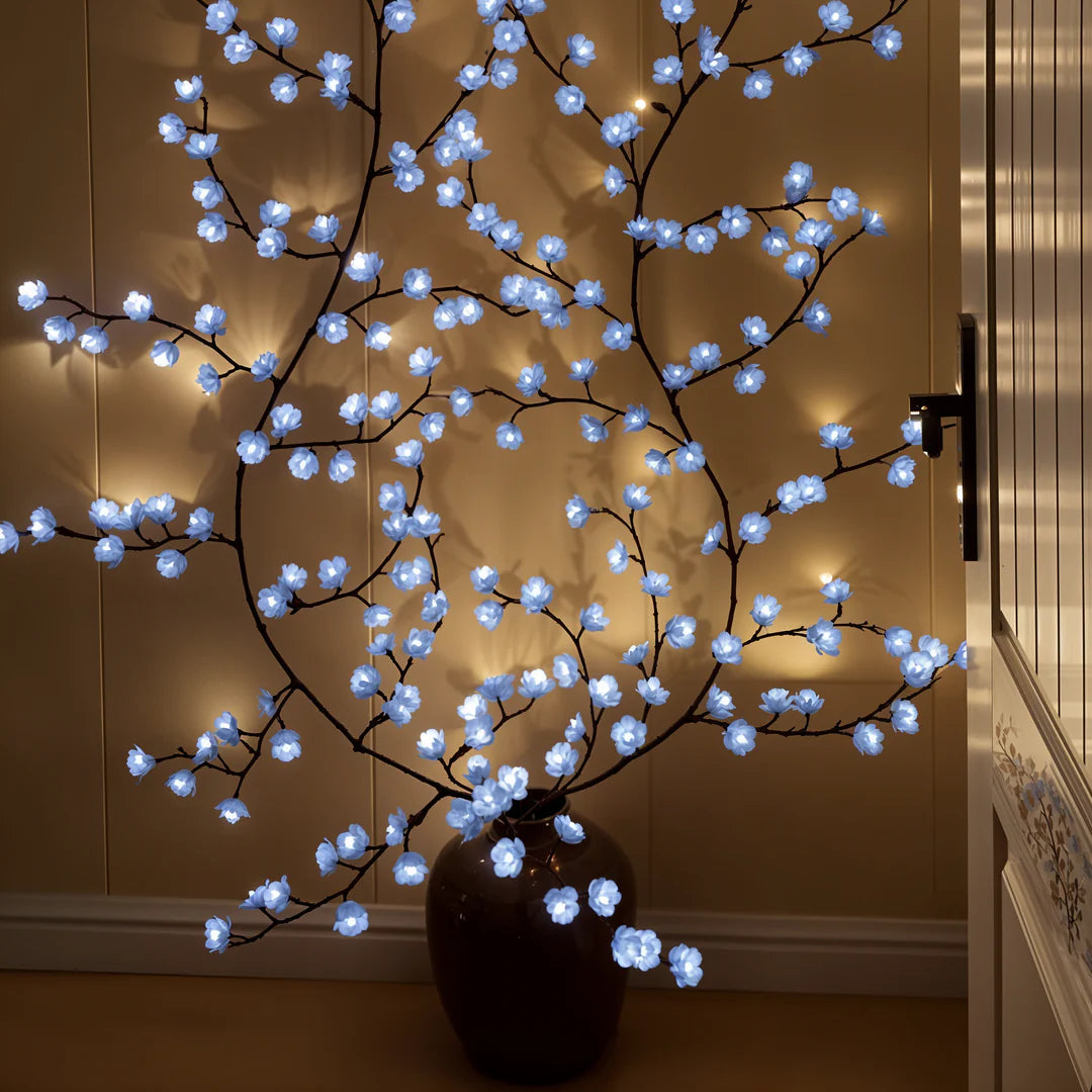 LED-Wandleuchte im Kirschblütenzweig-Design