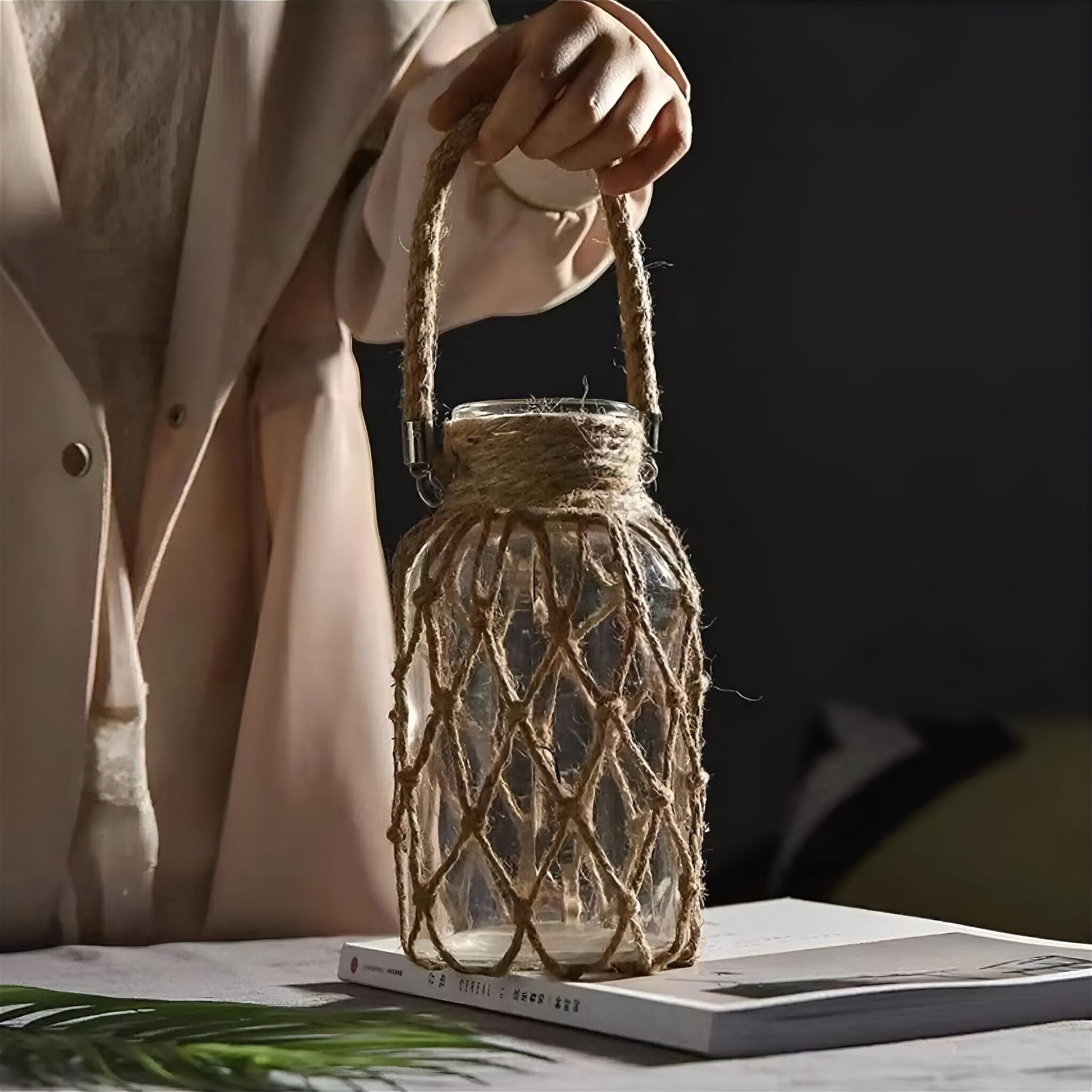 Rustikale Glasvase mit Juteseil – Boho Deko für Zuhause