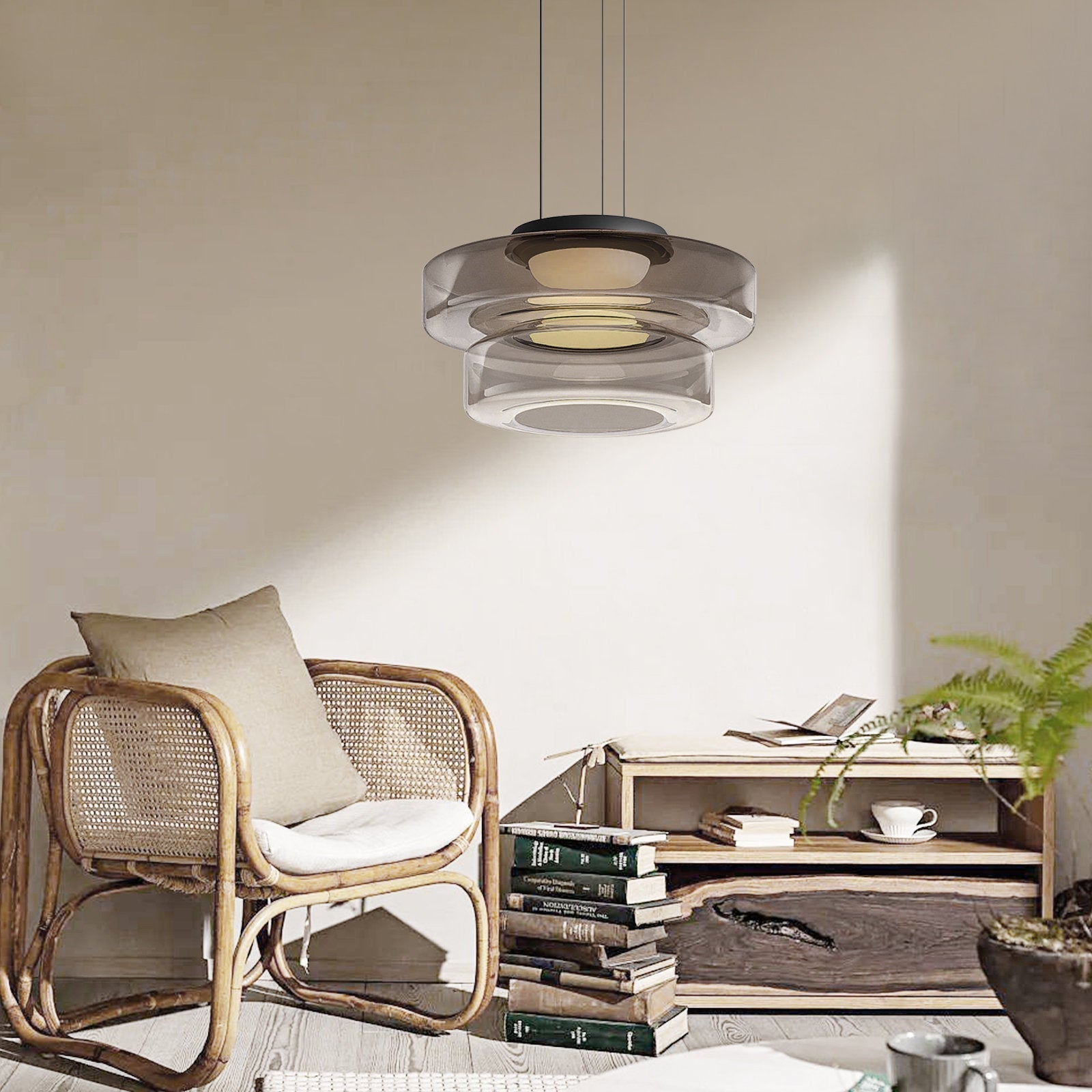 Moderne Deckenlampe mit getöntem Glasdesign